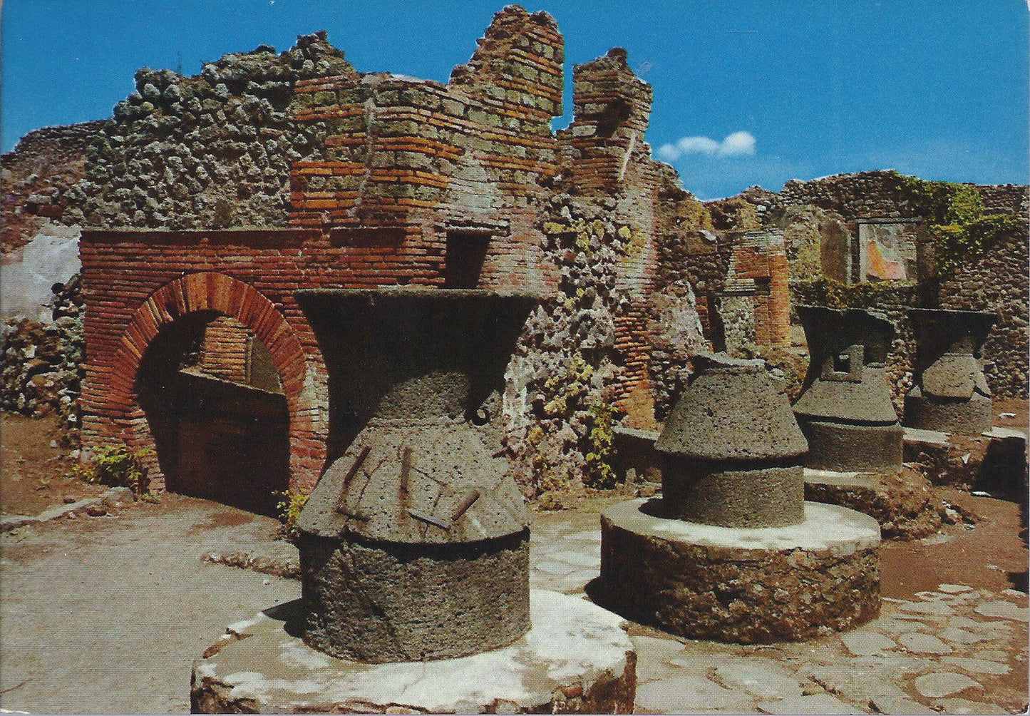 POMPEI - FORNO E MACINE DI UN PANIFICIO - NV
