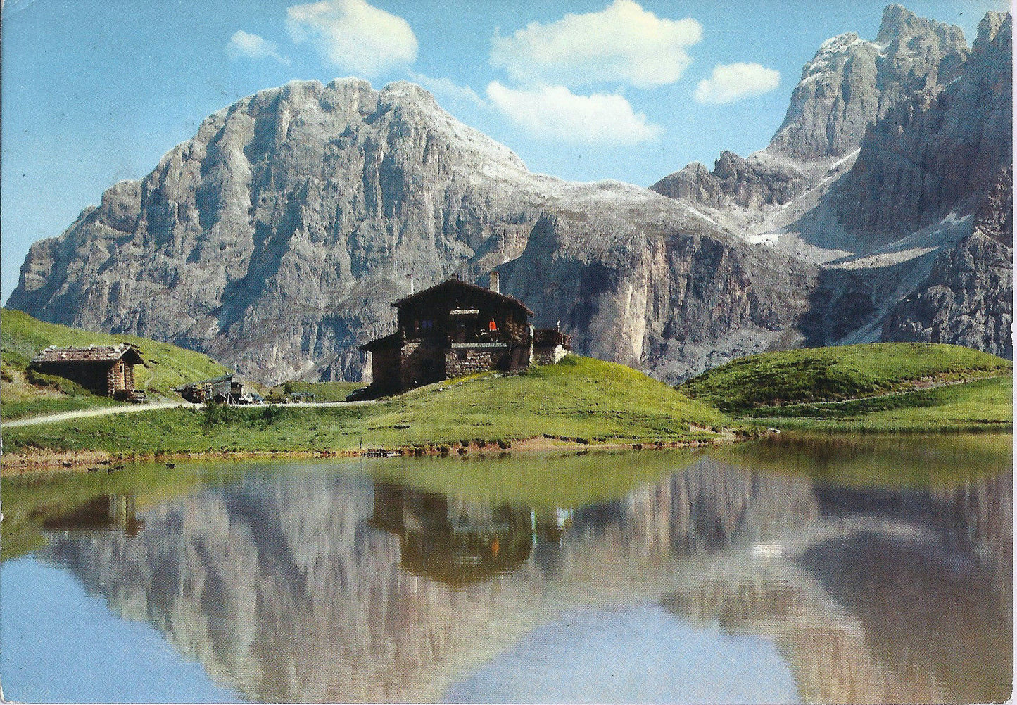 PASSO ROLLE - BAITA SEGANTINI VEDUTA COL LAGHETTO  M. MULAZ 