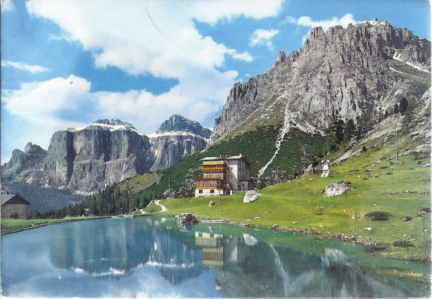 PASSO PORDOI - SASSO PORDOI E GRUPPO SELLA - VEDUTA DEL LAGH