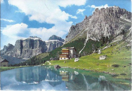 PASSO PORDOI - SASSO PORDOI E GRUPPO SELLA - VEDUTA DEL LAGH