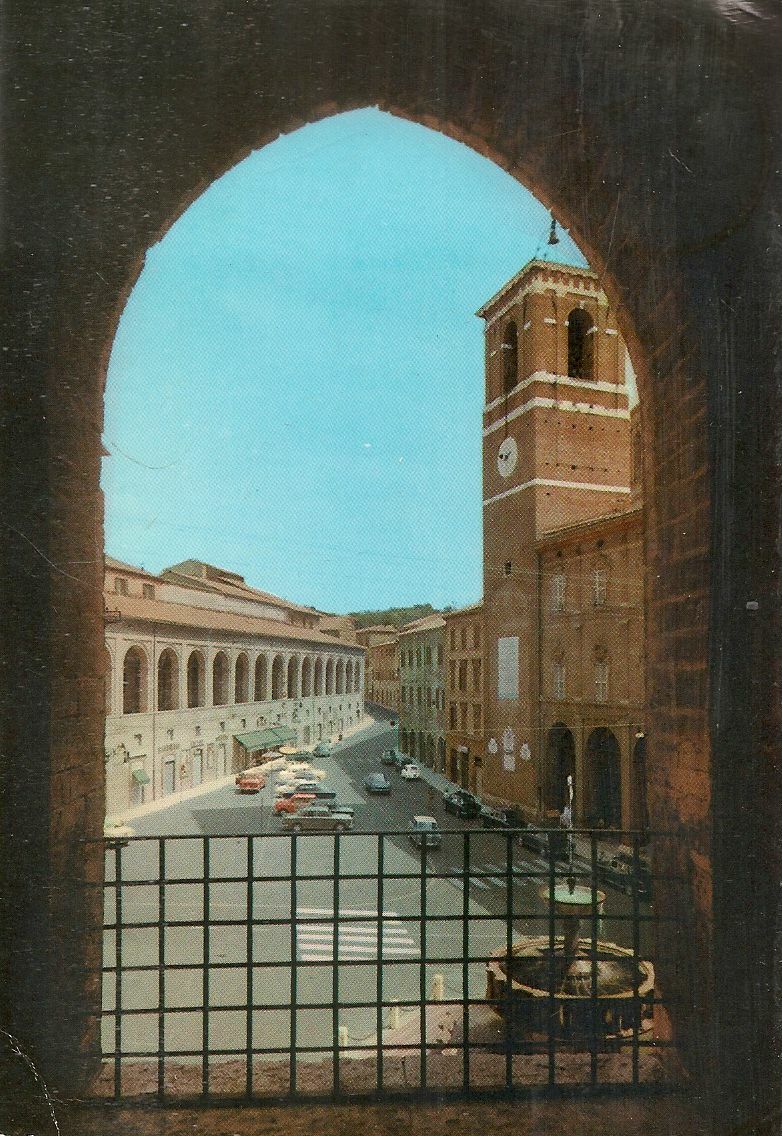FABRIANO - PIAZZA DEL COMUNE - V1971