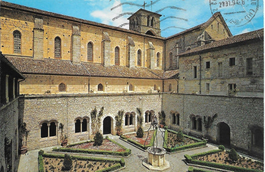 ABBAZIA CISTERCENSE DI CASAMARI - VEROLI - INTERNO CHIOSTRO 