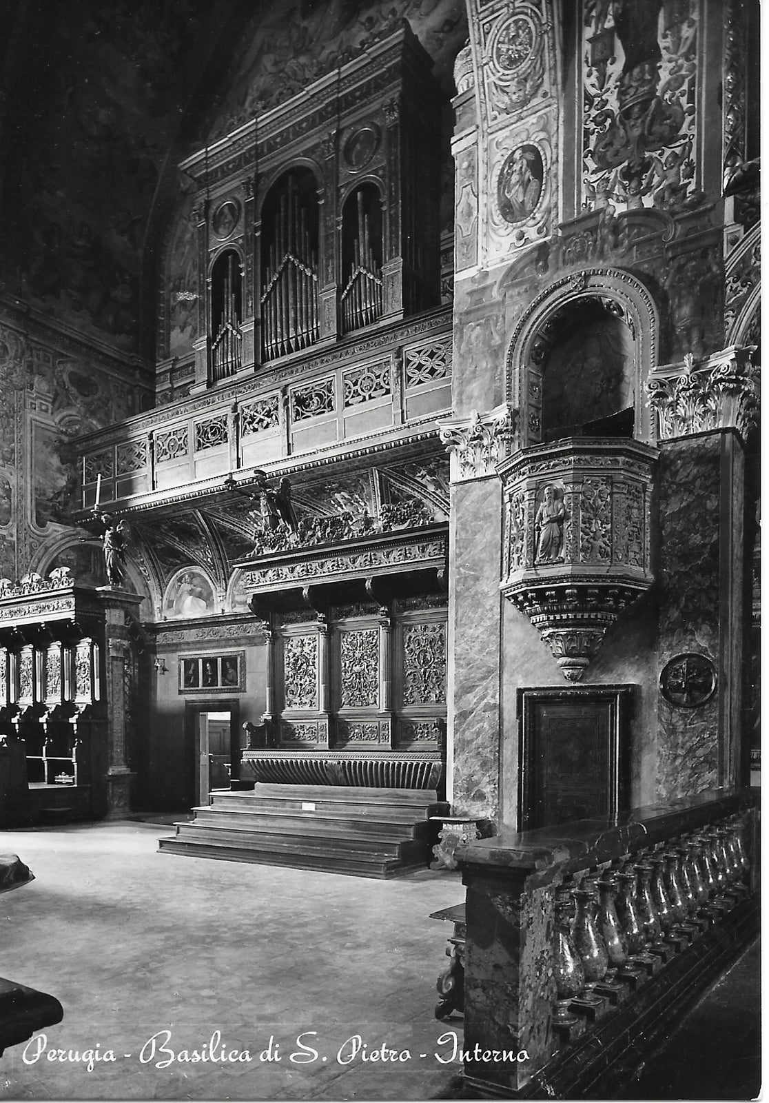 PERUGIA - BASILICA DI S. PIETRO - INTERNO - NV