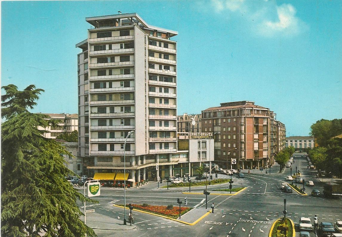 REGGIO EMILIA - PIAZZA TRICOLORE - NV