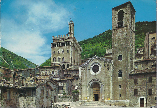 GUBBIO - CHIESA DI S. GIOVANNI E PALAZZO DEI CONSOLI - V1970