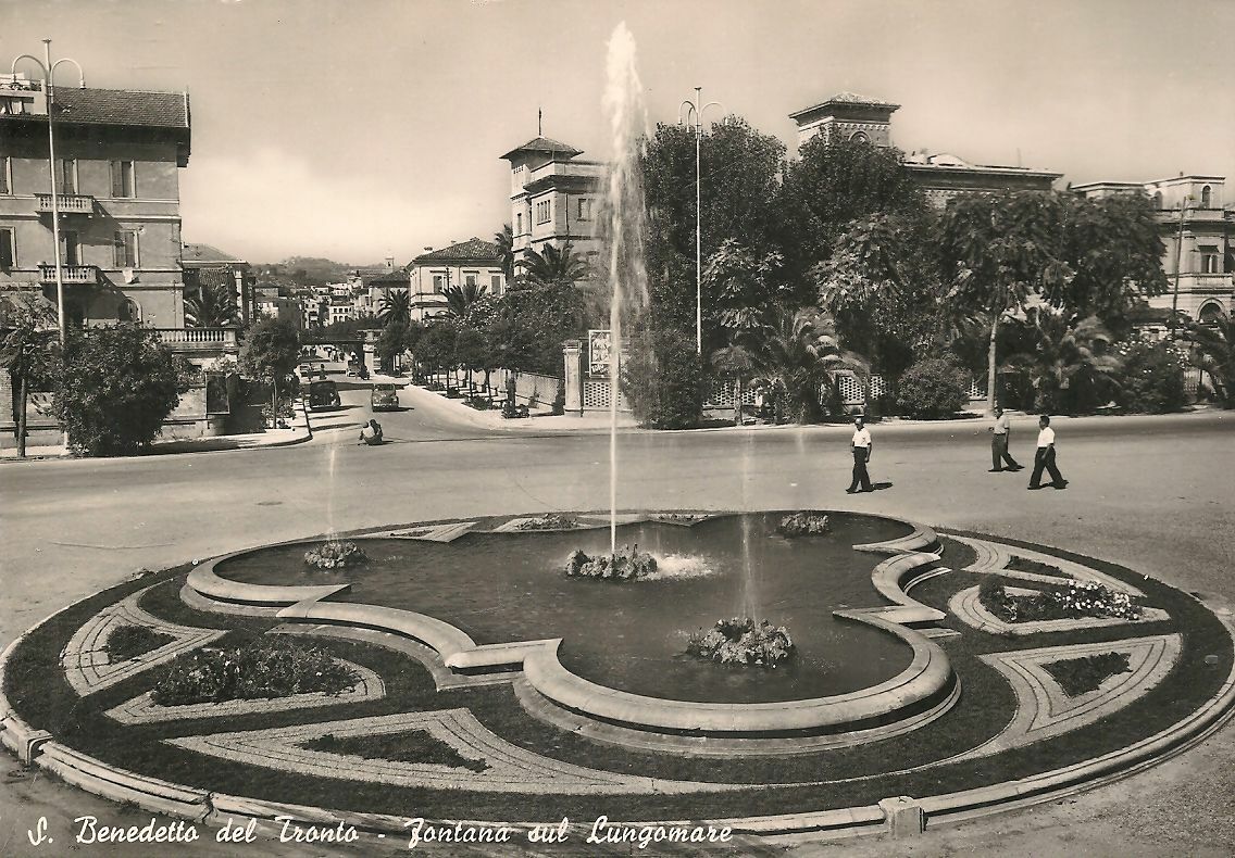 SAN BENEDETTO DEL TRONTO - FONTANA SUL LUNGOMARE - NV
