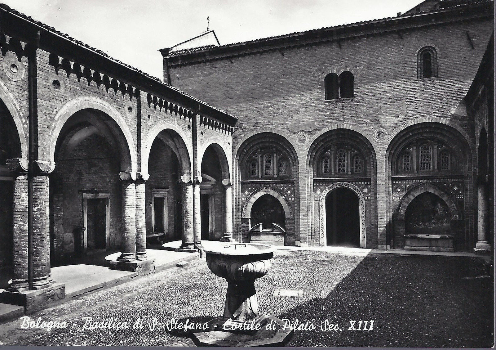 BOLOGNA - BASILICA DI S. STEFANO - CORTILE DI PILATO Sec. XI