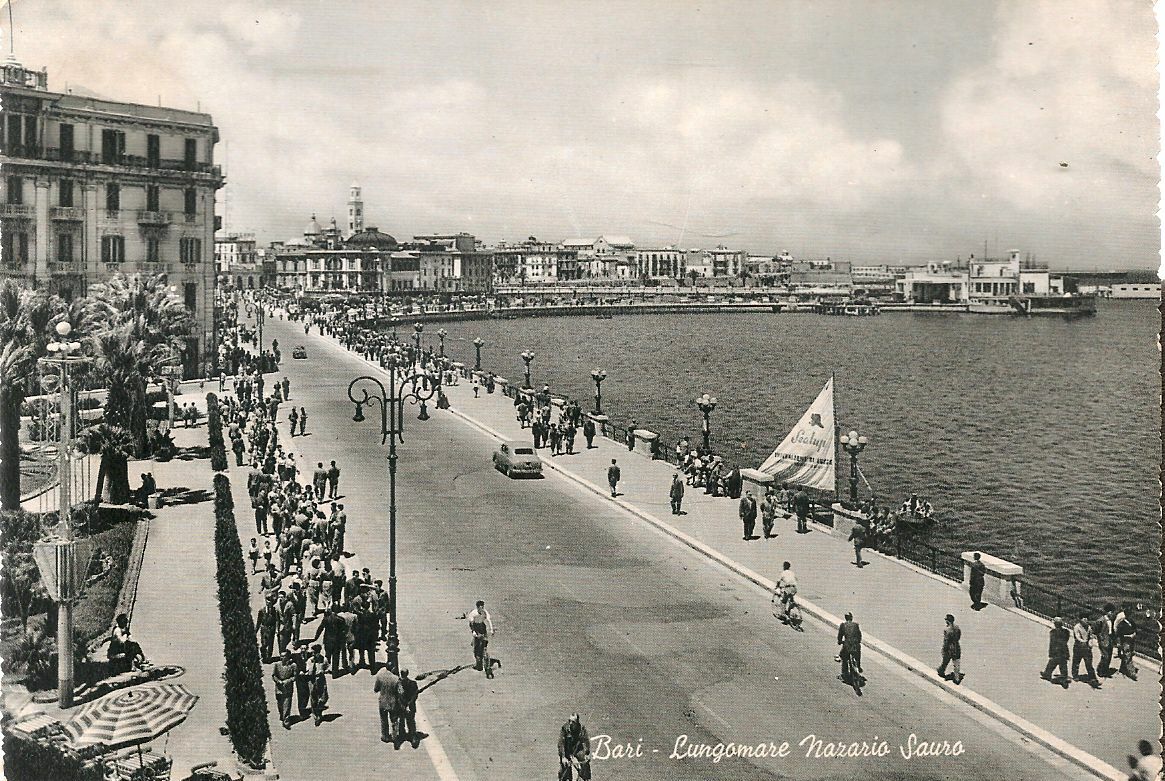 BARI - LUNGOMARE - NAZARIO SAURO -V1954