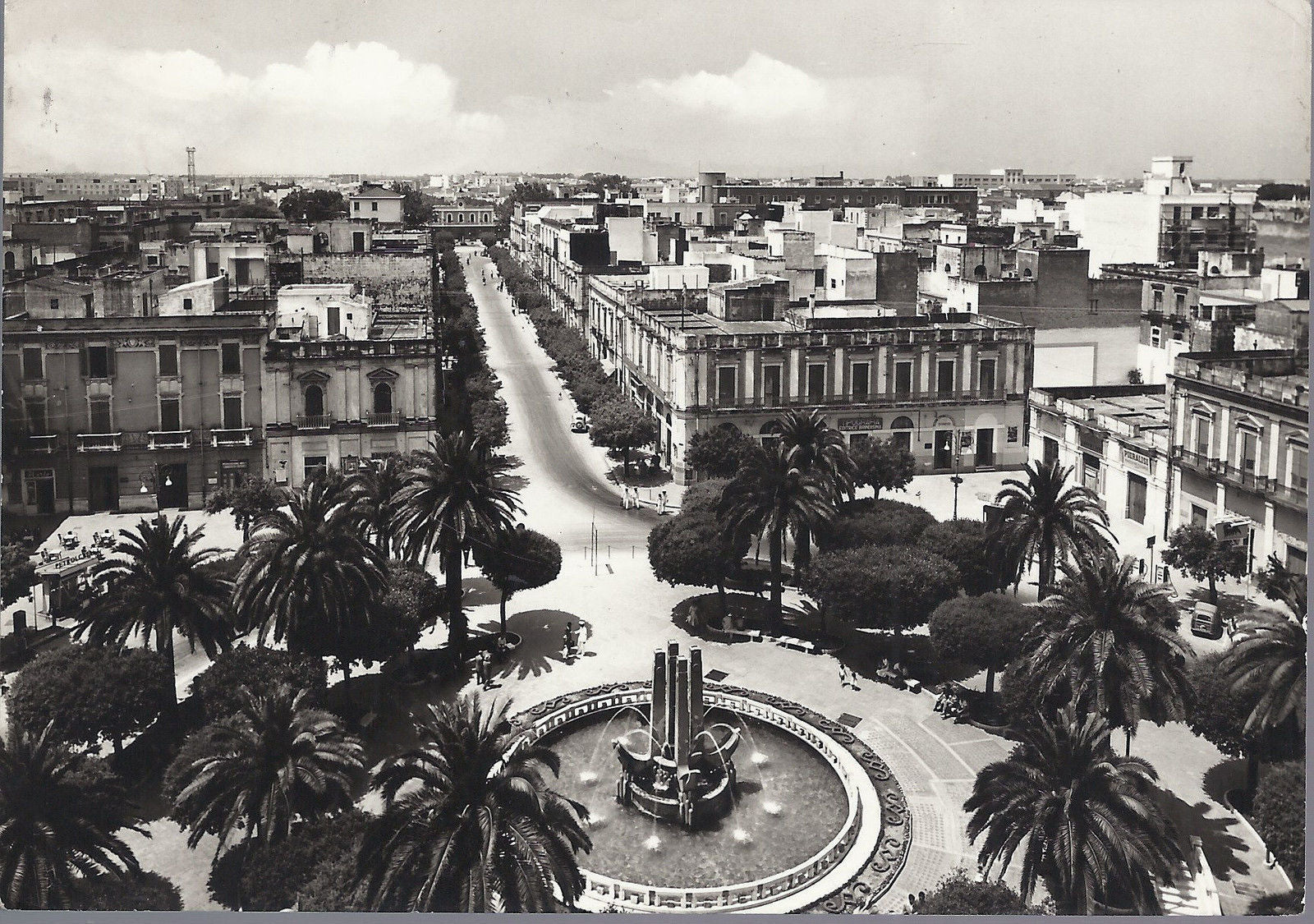 BRINDISI - PIAZZA CAIROLI - PANORAMA - V 1970 - FG