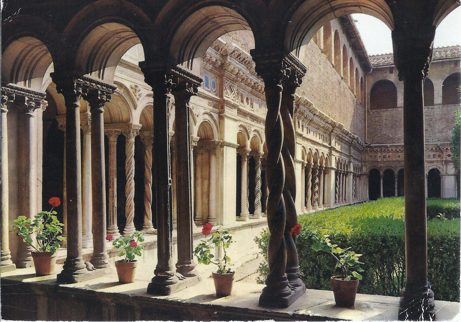 ROMA - BASILICA DI S. GIOVANNI IN LATERANO - IL CHIOSTRO - N