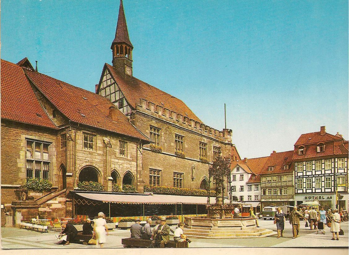 GOTTINGEN - MARKTPLATZ MIT RATHAUS - NV
