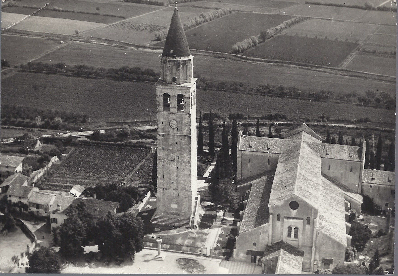 AQUILEIA - LA BASILICA - VEDUTA AEREA - V 1956 - FG