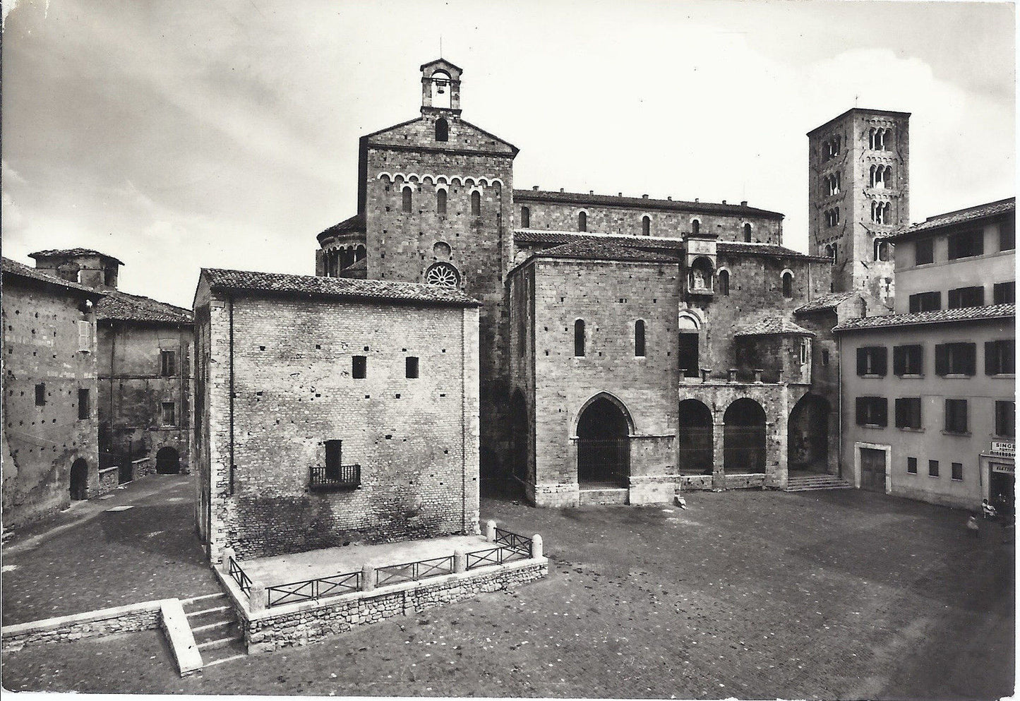 ANAGNI - PIAZZA INNOCENZO III - LA CATTEDRALE - V1966