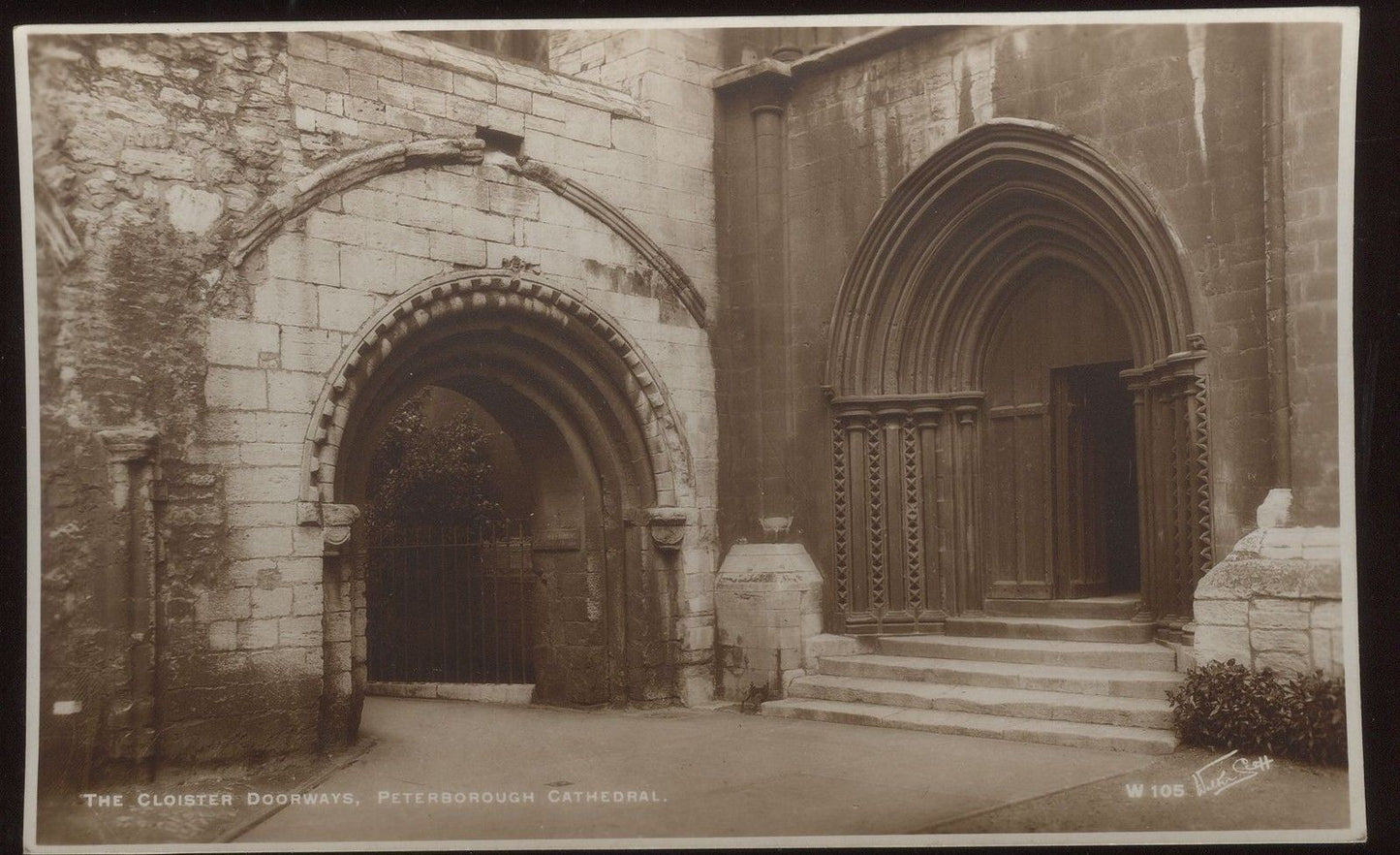PETERBOROUGH CATHEDRAL - THE CLOISTER DOORWAYS - NV/NT