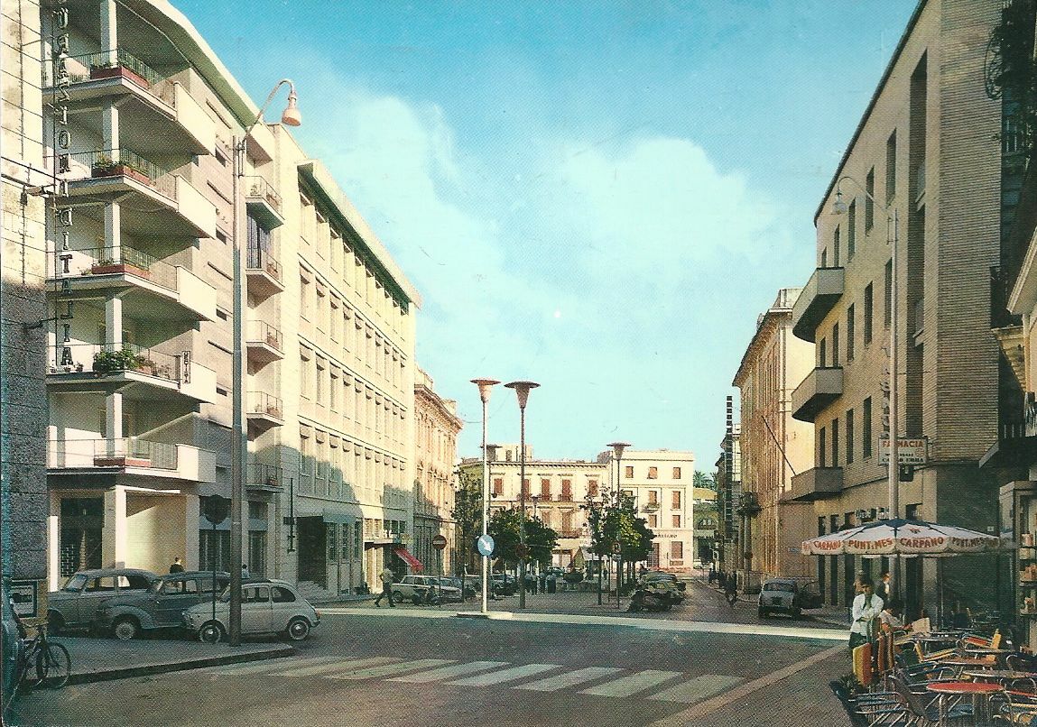 BRINDISI - PIAZZA DELLA VITTORIA - V1964
