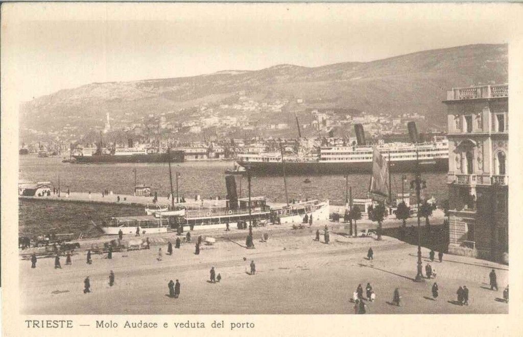 TRIESTE - MOLO AUDACE E VEDUTA PORTO - NV