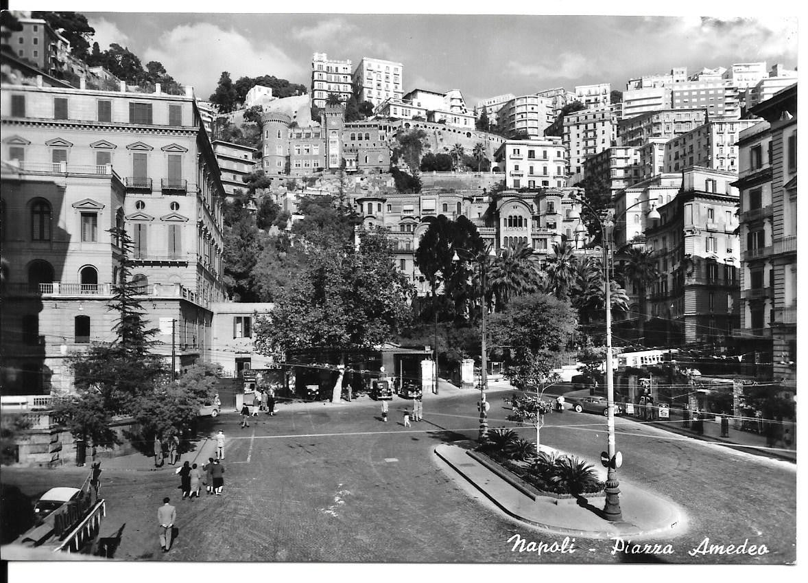 NAPOLI - PIAZZA AMEDEO - NV