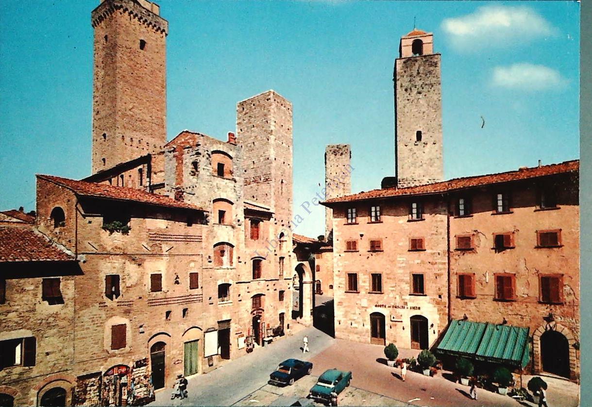 SAN GIMINIANO - PIAZZA CISTERNA - NV