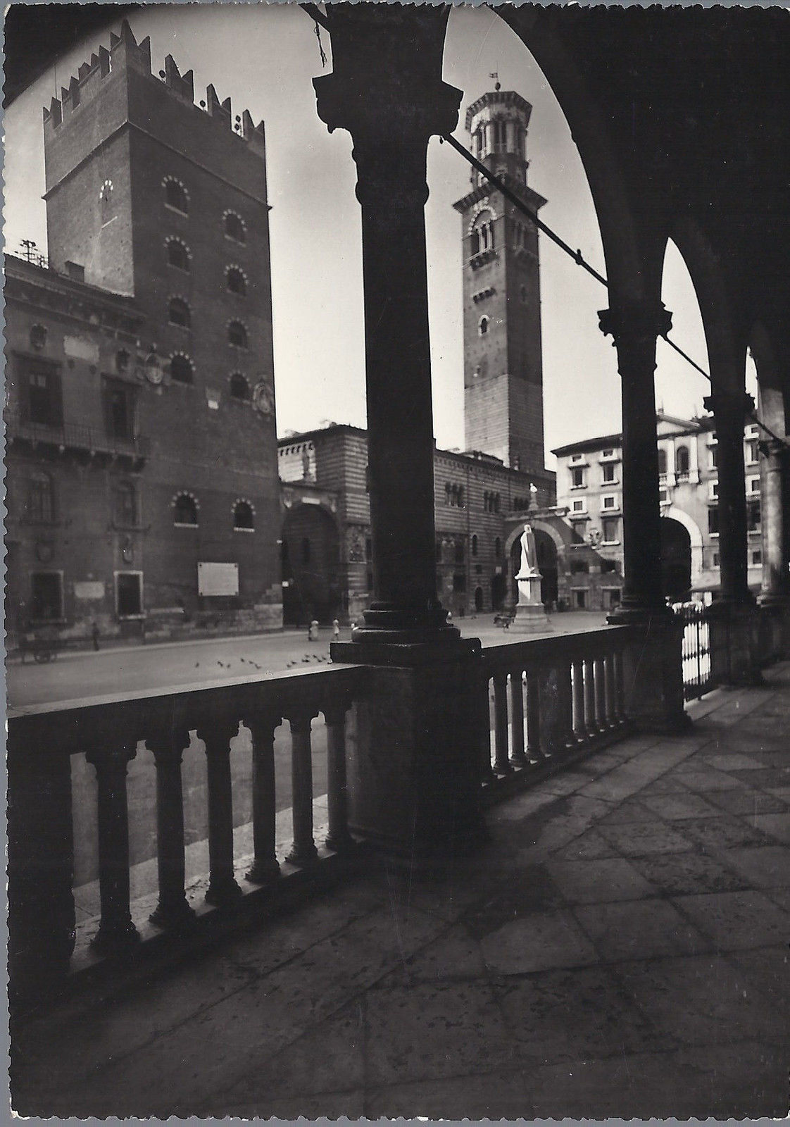 VERONA - PIAZZA DANTE - V1957