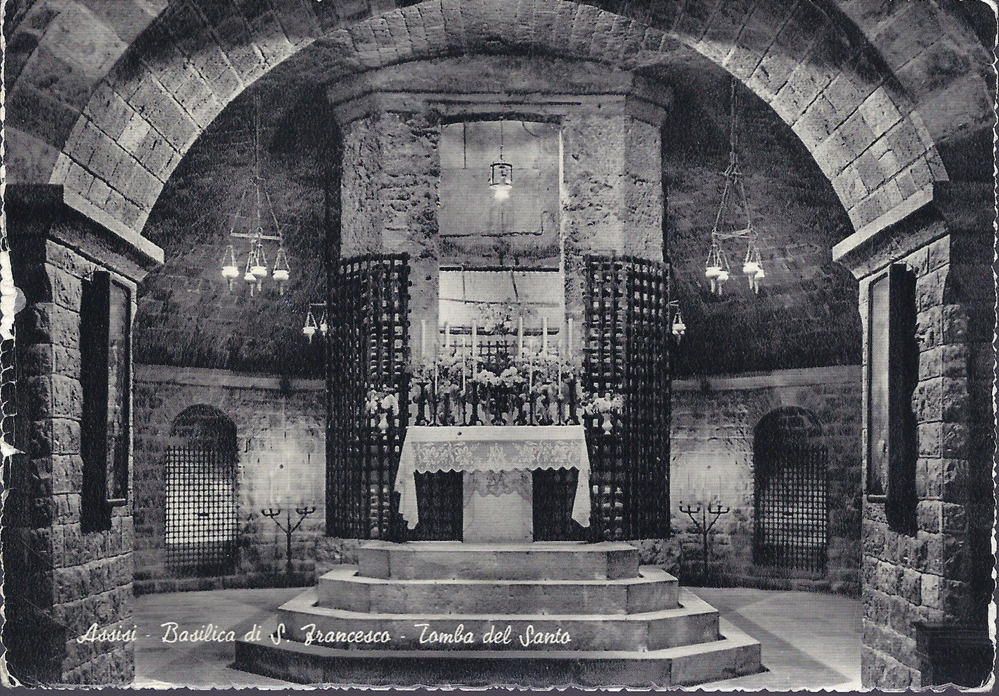 ASSISI - BASILICA DI S. FRANCESCO - TOMBA DEL SANTO - NV
