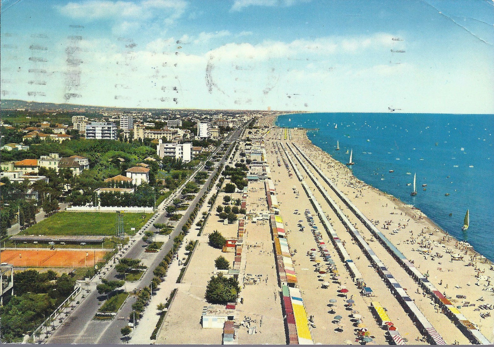 RICCIONE - LA SPIAGGIA DALL'AEREO - V 1972 - FG