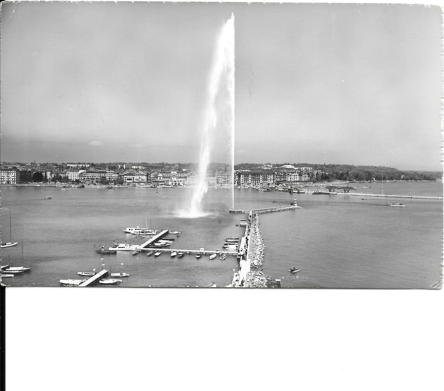 GINEVRA - LA RADE ET LE JET D'EAU - V1958