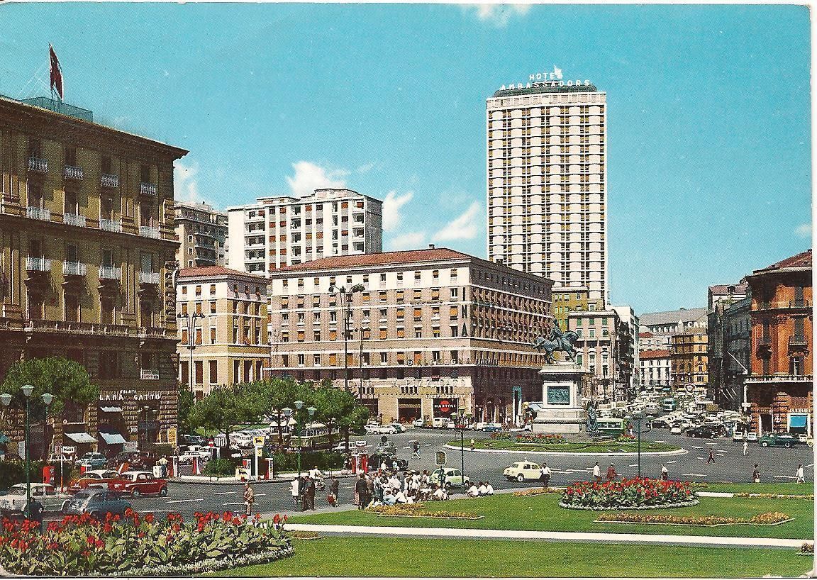 NAPOLI - PIAZZA MUNICIPIO -  V1967