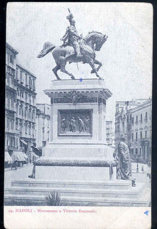 NAPOLI - MONUMENTO A VITTORIO EMANUELE - NV