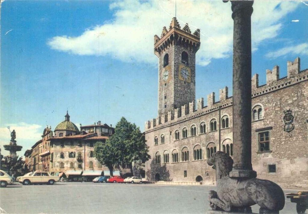 TRENTO - PIAZZA DUOMO CASA RELLA - V1969