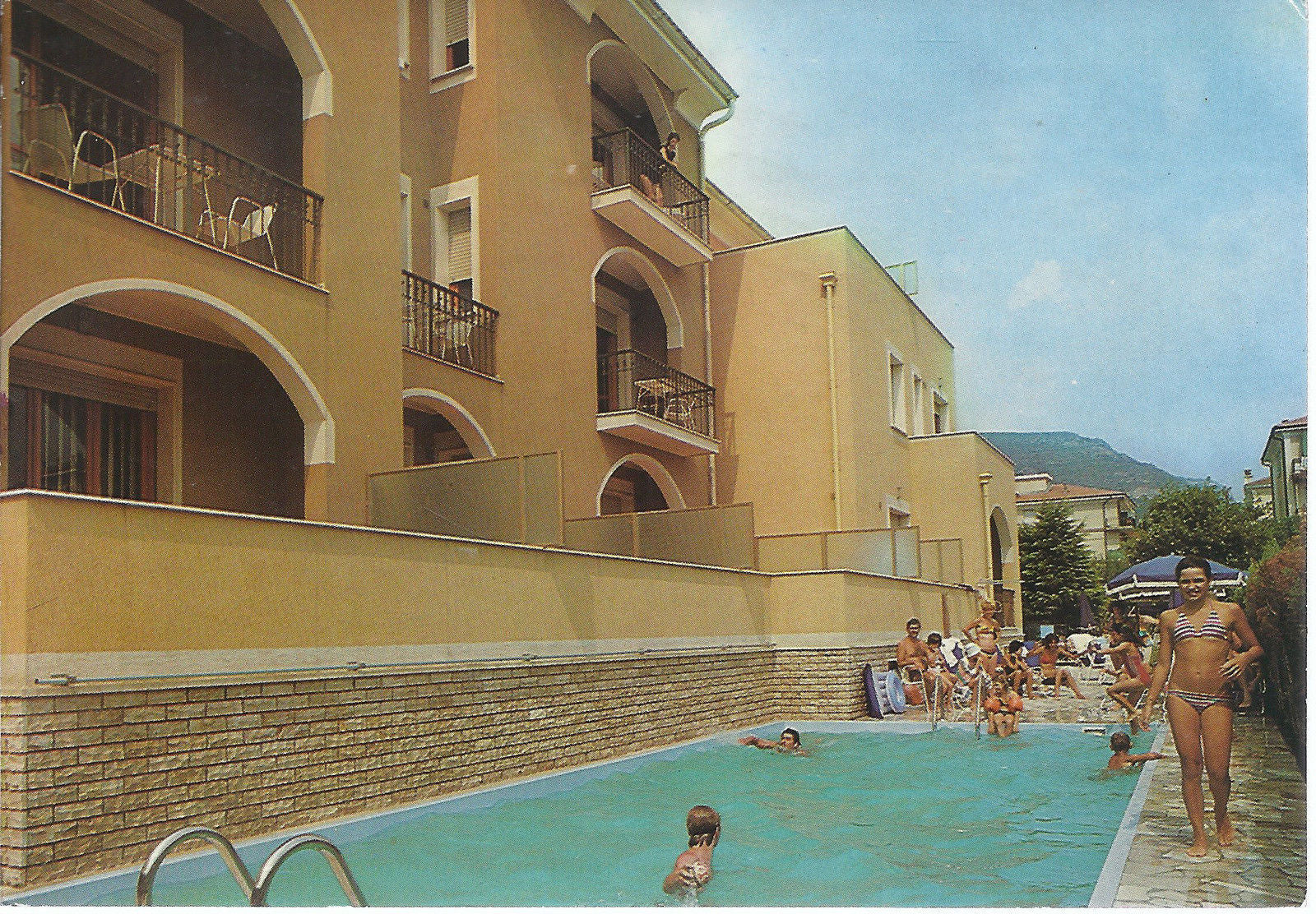 BORGIO VEREZZI - RESIDENCE CHERIE - V 1987 - FG