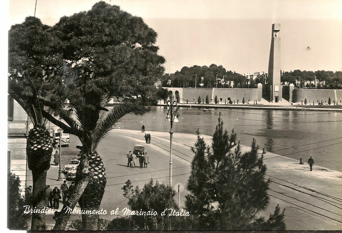 BRINDISI - MONUMENTO AL MARINAIO D'ITALIA - NV