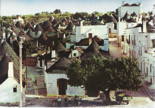 ALBEROBELLO - TRULLI ZONA MONUMENTALE - NV