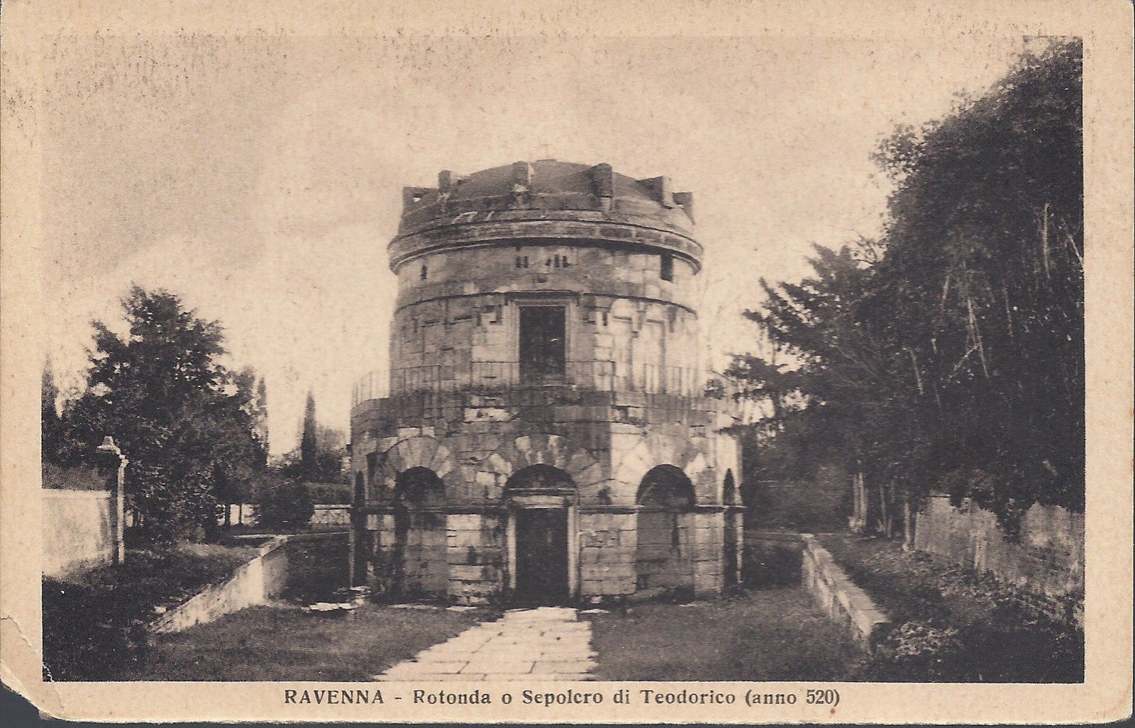 RAVENNA - ROTONDA O SEPOLCRO DI TEODORICO - NV