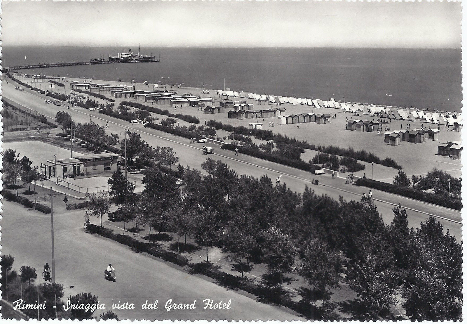 RIMINI - SPIAGGIA VISTA DAL GRAND HOTEL - NV - FG