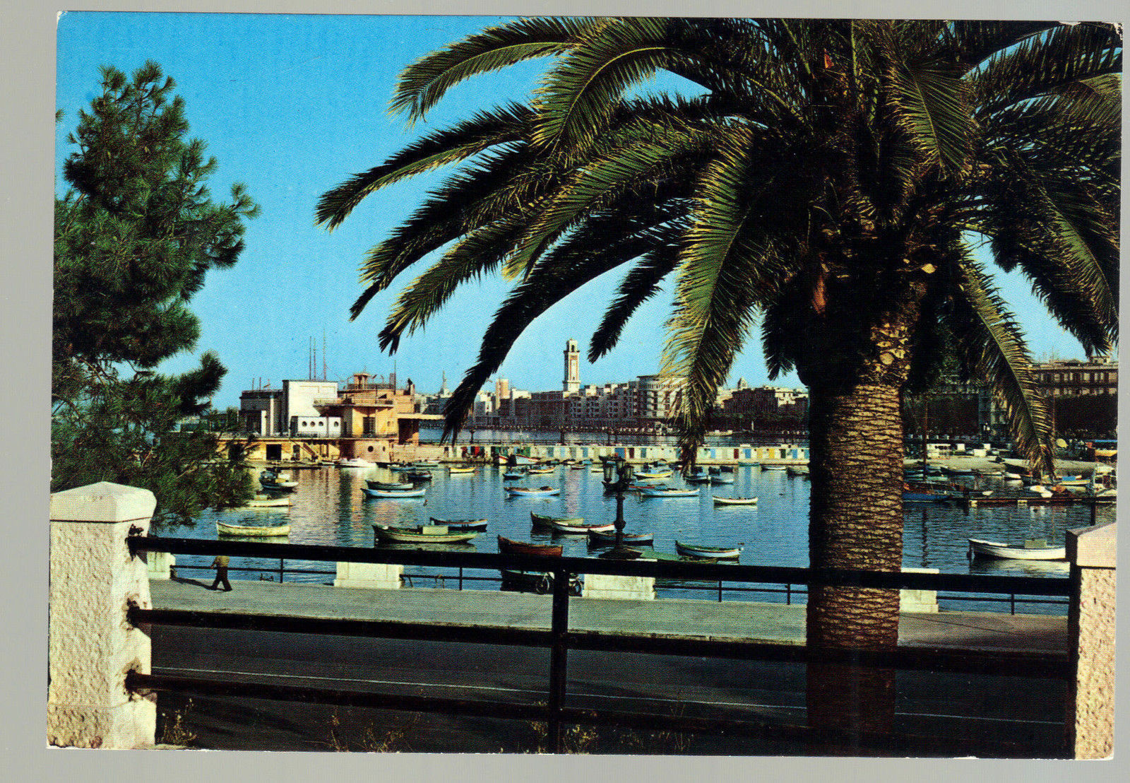 BARI - LUNGOMARE E CIRCOLO CANOTTIERI BARION - NV