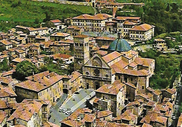 ASSISI - VEDUTA AEREA DELLA CITTA' CON LA CHIESA DI S. RUFINO - V1977
