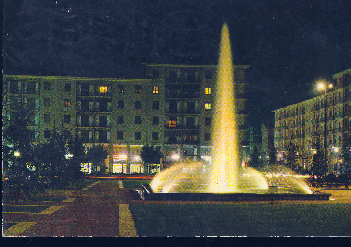 CUNEO - PIAZZA EUROPA NOTTURNA - V1974