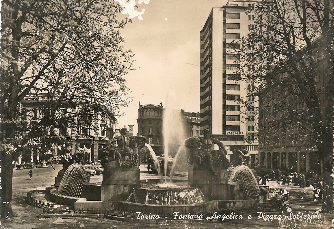 TORINO - FONTANA ANGELICA E PIAZZA SOLFERINO - V1961