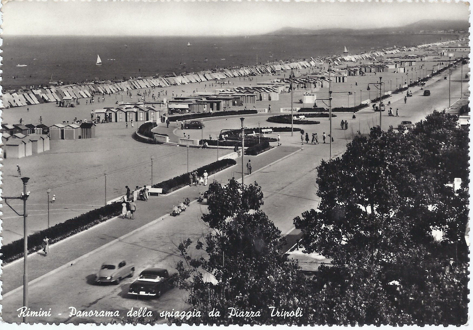 RIMINI - PANORAMA DELLA SPIAGGIA DA PIAZZA TRIPOLI - V 1956 