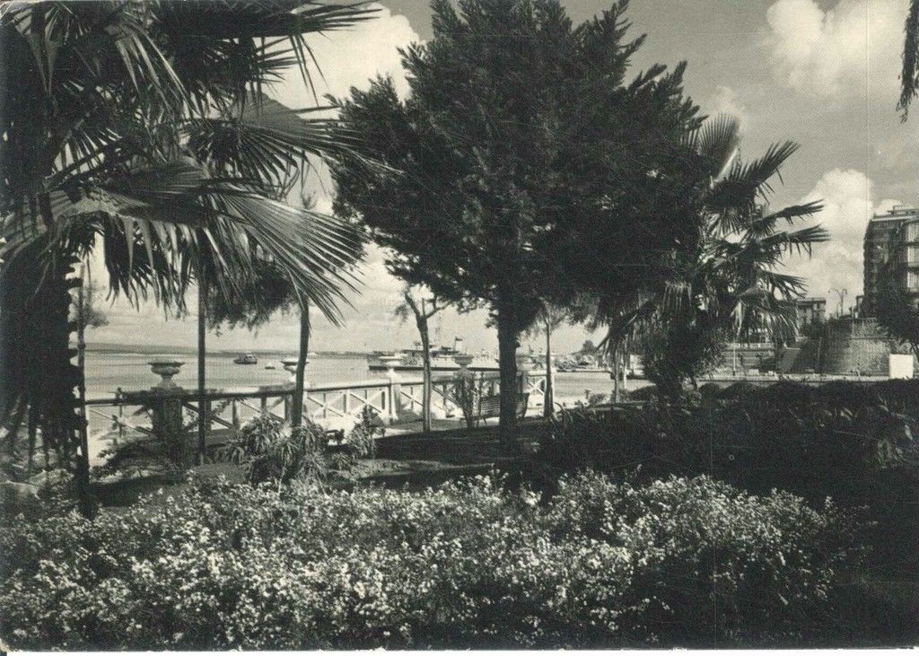 TARANTO - GIARDINI VILLA PERIPATO - V1970