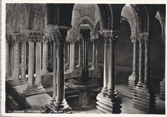 MONREALE - INTERNO DEL CHIOSTRO E LA FONTANA - NV