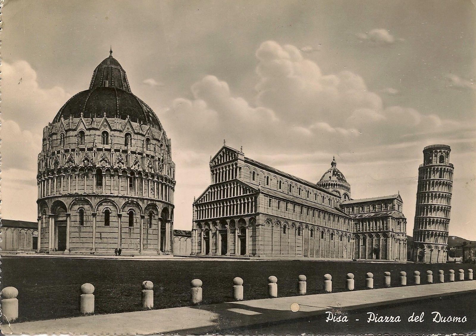 PISA - PIAZZA DEL DUOMO - V1955