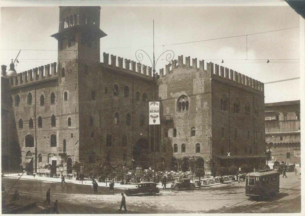 BOLOGNA  - PALAZZO RE ENZO - NV - TRAM