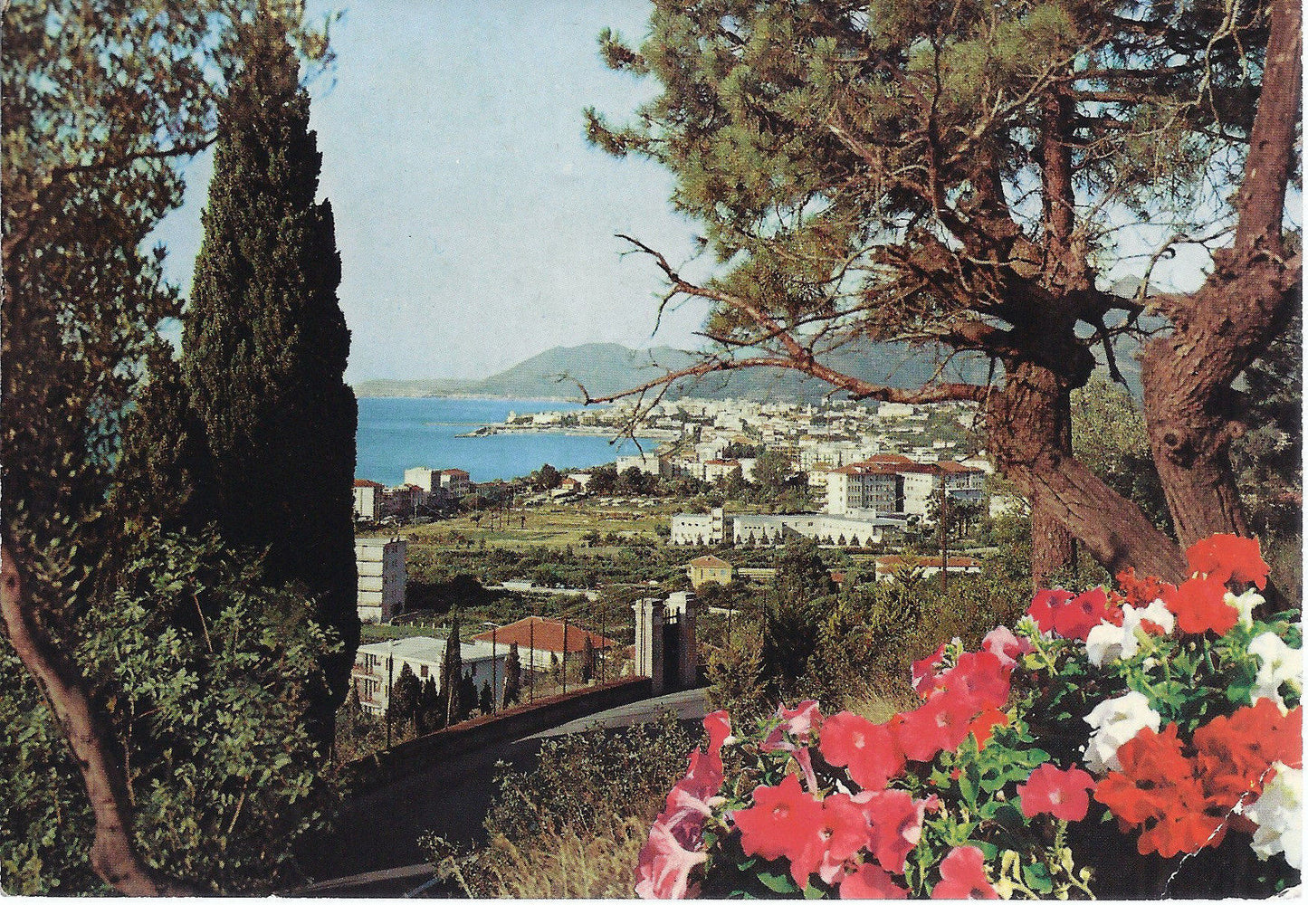 LOANO - SCORCIO PANORAMICO - V 1975 - FG