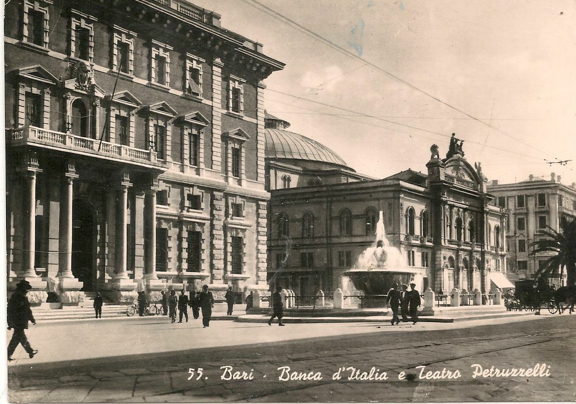 BARI - BANCA D'ITALIA E TEATRO PETRUZZELLI -V1951