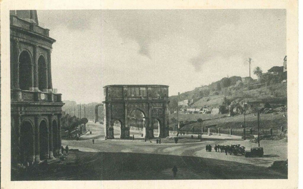 ROMA - LA VIA DEI TRIONFI VISTA DAL LATO DEL COLOSSEO - NV