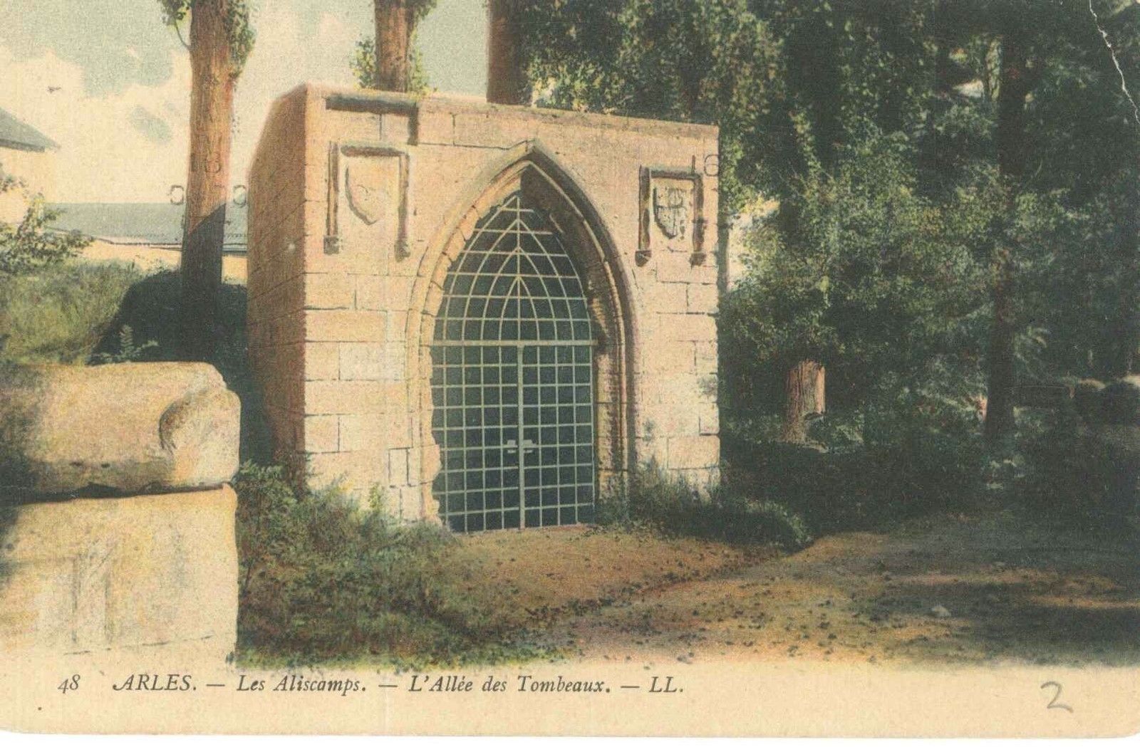 ARLES - LES ALICAMPS - V1914