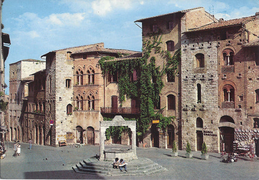 CITTA' DI SAN GIMIGNANO - PIAZZA DELLA CISTERNA - V 198