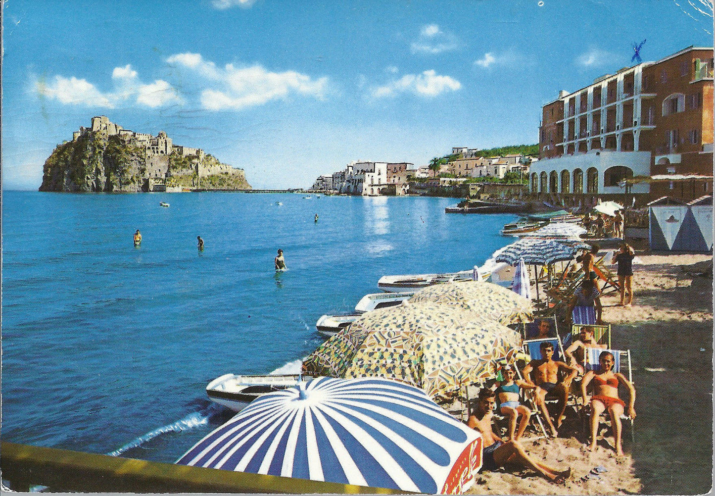 ISCHIA - CASTELLO E SPIAGGIA DEI PESCATORI - V1965