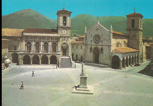 NARNI - PIAZZA SAN BENEDETTO E BASILICA - V1980